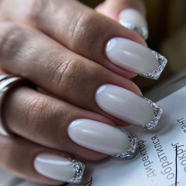 White glitter french tip nails galeria